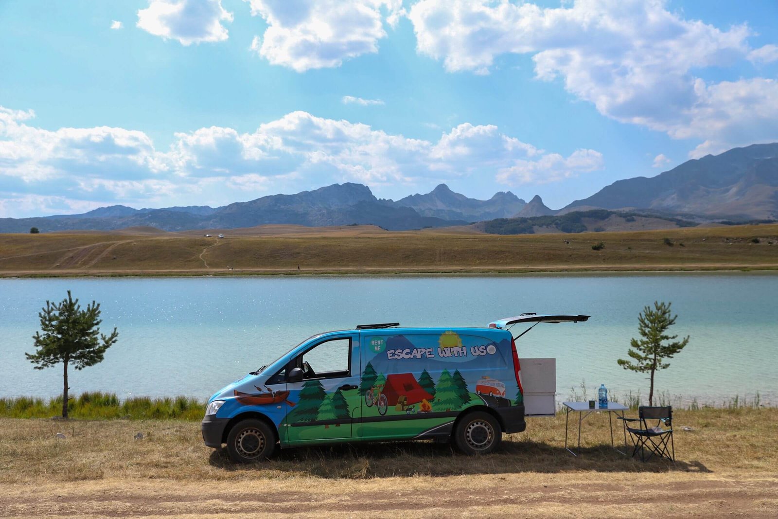 Van Travel mountains sea